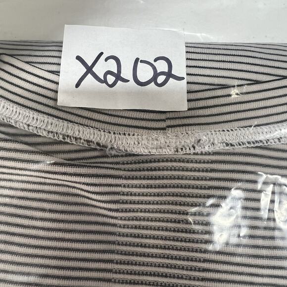 Lululemon Size 10 Run Swiftly Tech Long Sleeve Crew Tempo Stripe Black White - Picture 15 of 15